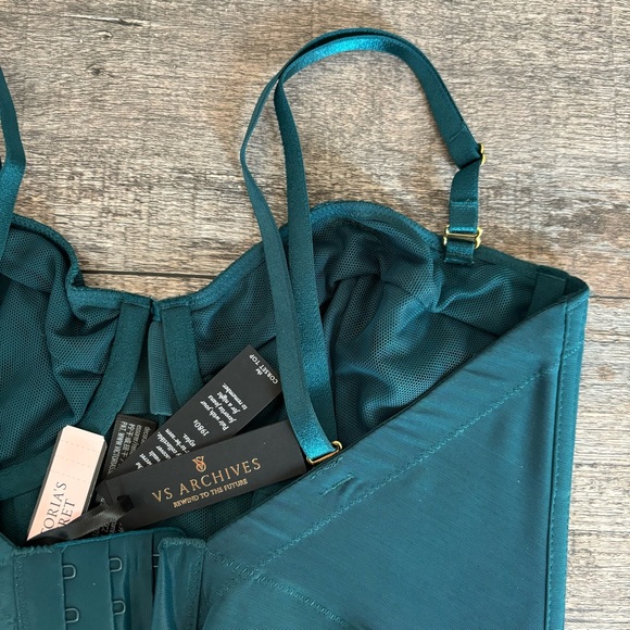 • NWT! [Victoria’s Secret] Boustier • - Picture 6 of 11
